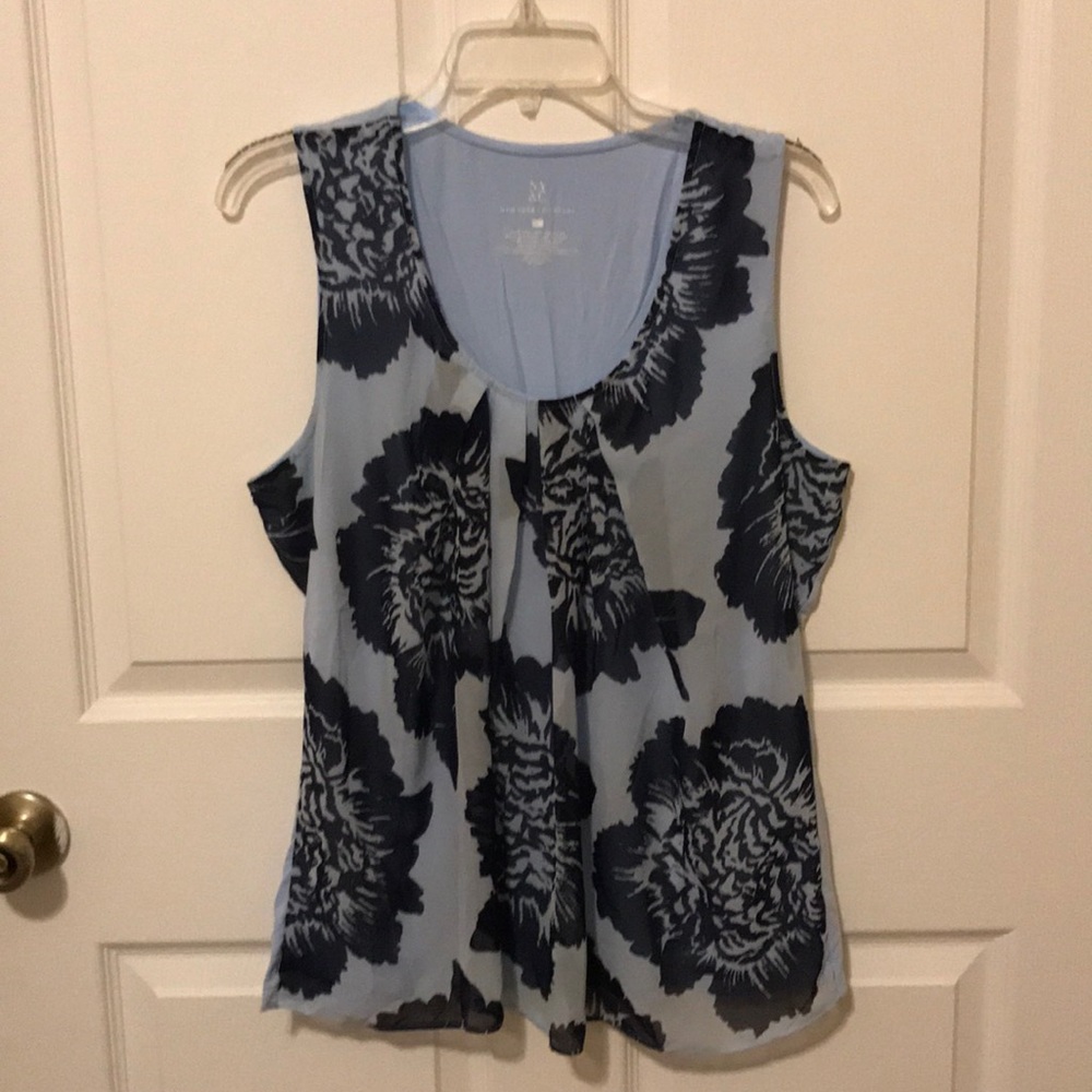 NY&CO sleeveless blouse